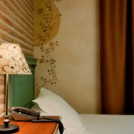 Yit Puerta Bisagra بيت ضيافة توليدو