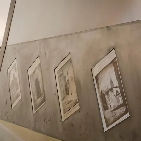 Yit Puerta Bisagra بيت ضيافة 2*