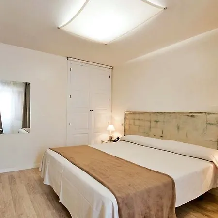 Yit Puerta Bisagra بيت ضيافة