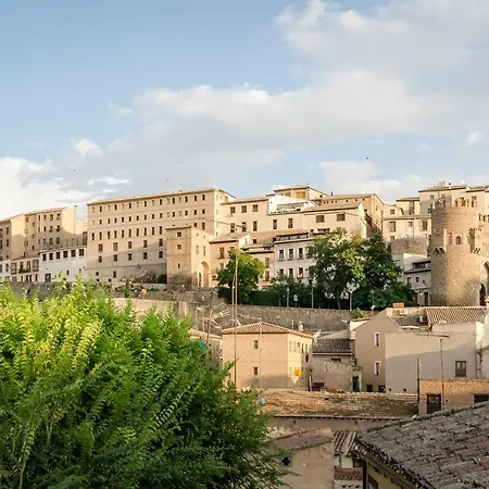 Yit Puerta Bisagra بيت ضيافة 2*
