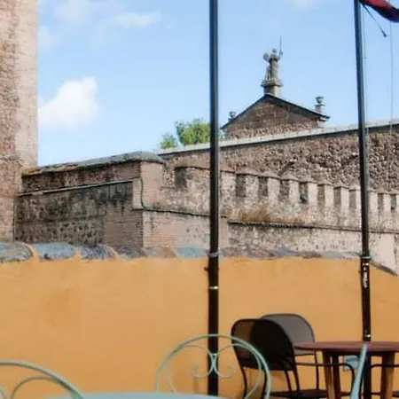 Yit Puerta Bisagra Konukevi