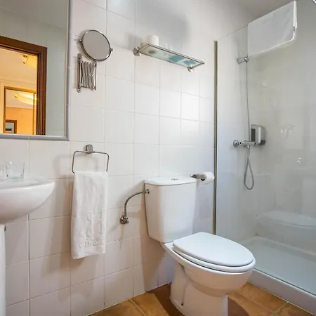 Yit Puerta Bisagra Konukevi Toledo